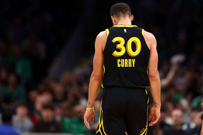 Die Boston Celtics schlagen die Golden State Warriors mit 52 Punkten Vorsprung